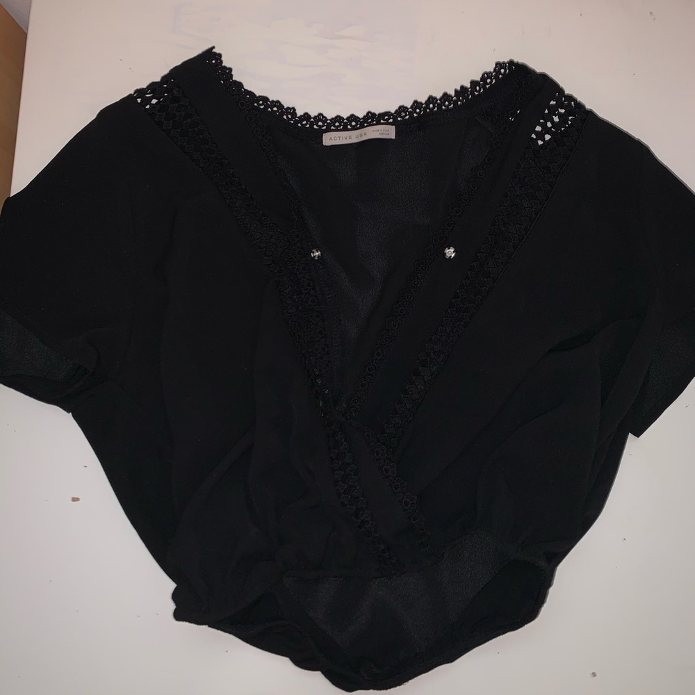 black croptop